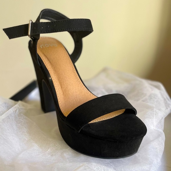 black strap platforms